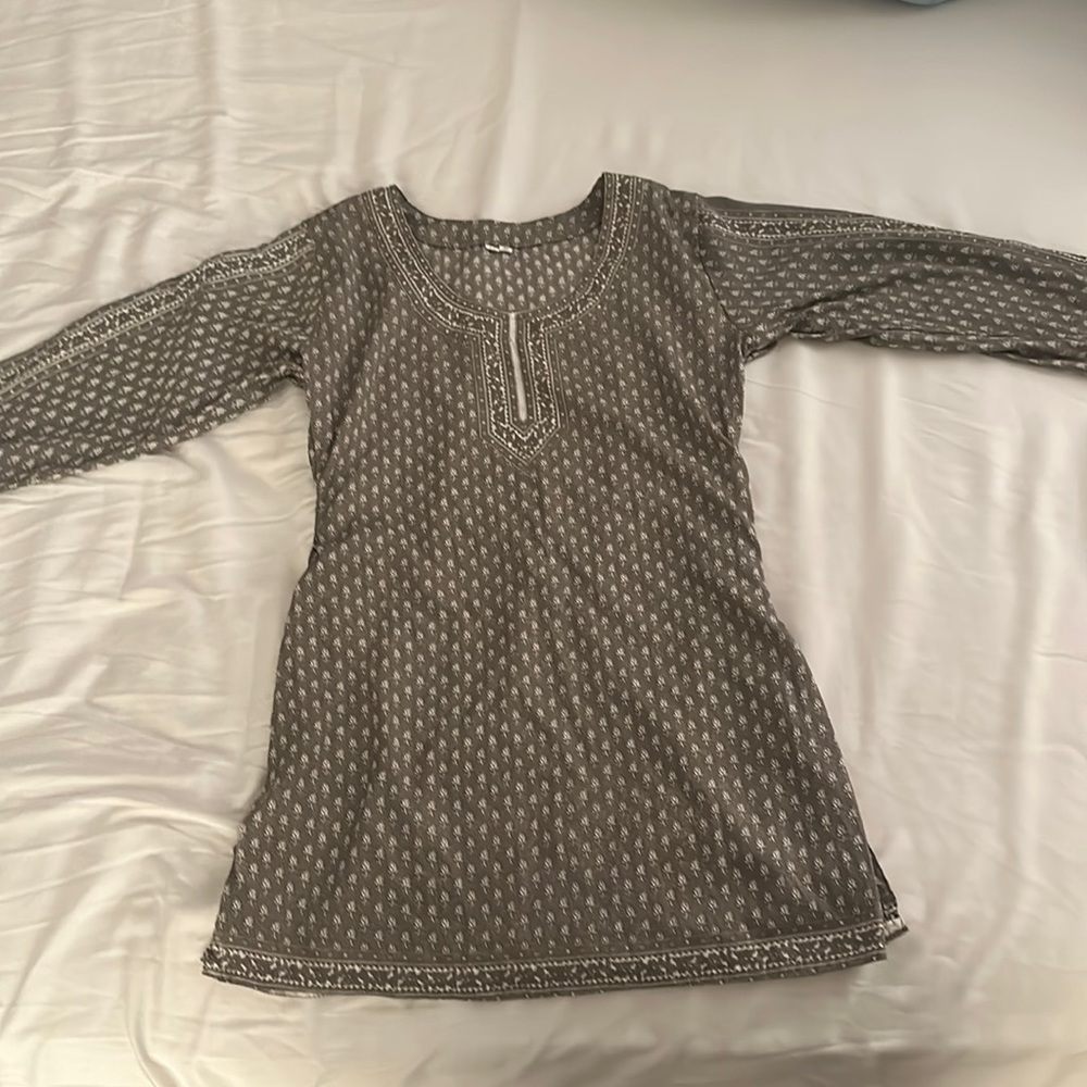 Grey Indian top. Poly silk. Very comfortable